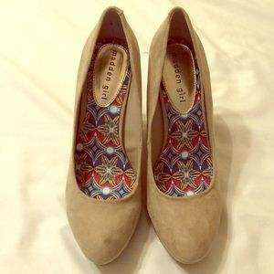 Madden Girl sz 9 wedges